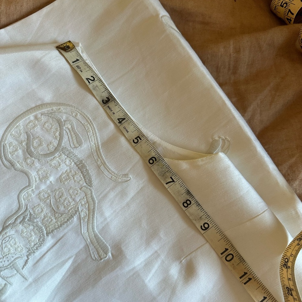 TIGER EMBROIDERY DUCHESS SATIN SHIFT 
DRESS WHITE - Picture 14 of 16